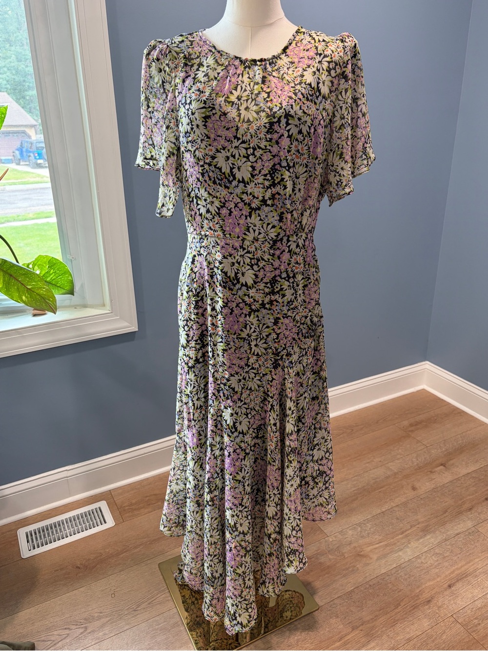 ASTR THE LABEL Black Floral Midi Dress Flutter Sleeves Size L